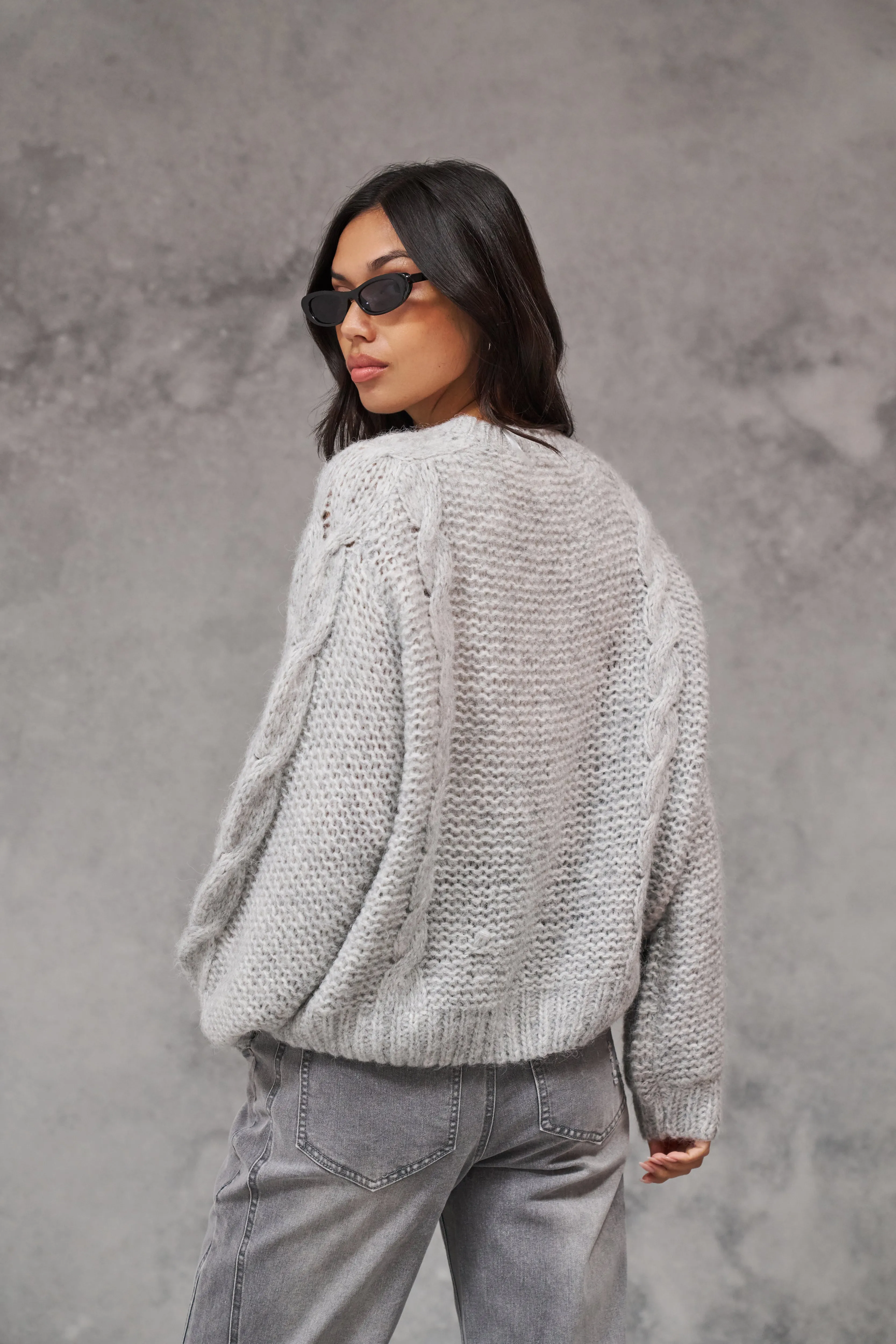 EMBLEM PLAITED OVERSIZED KNIT JUMPER - GREY MARL